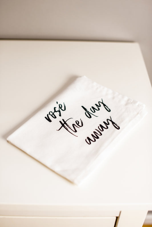 Geschirrtuch mit Spruch 'rosé the day away' - Geschenk zum Einzug, Hochzeit oder Muttertag