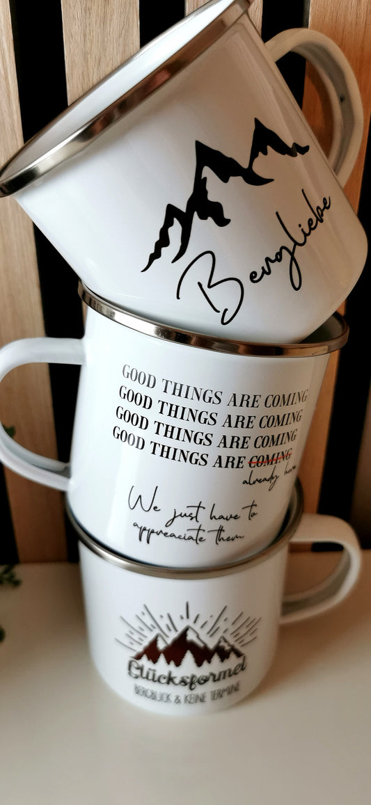Emailletasse mit Spruch 'Good things are coming' - Geschenkidee für alle Optimisten, hier ist die Tasse immer halb voll