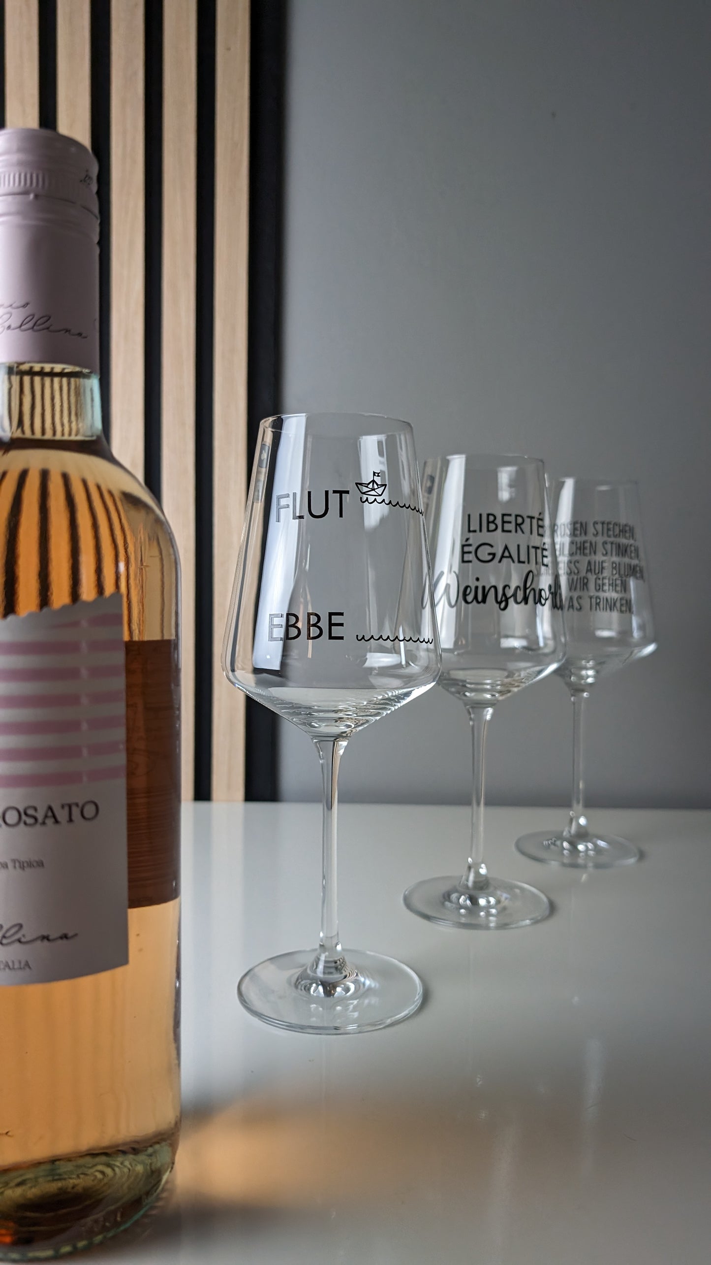 Weinglas mit Spruch - Geschenk zum Einzug, zur Hochzeit oder für Freunde