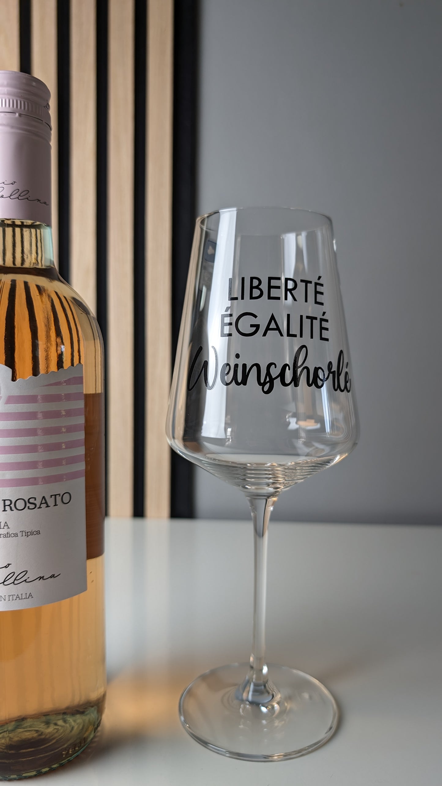 Weinglas mit Spruch - Geschenk zum Einzug, zur Hochzeit oder für Freunde
