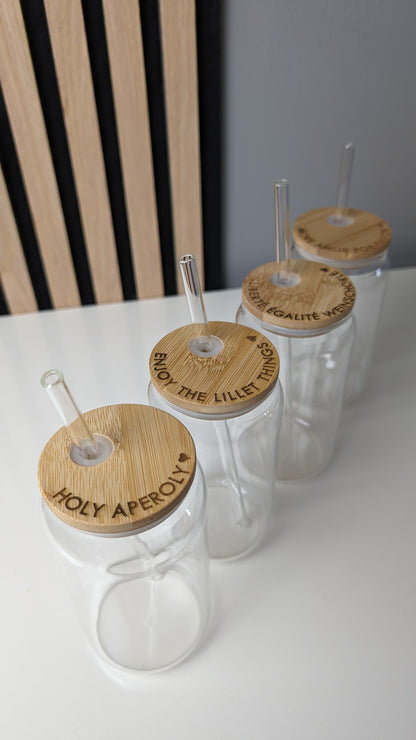 Cocktailglas mit graviertem Holzdeckel - Geschenk für Freundin, Partner oder zum Einzug
