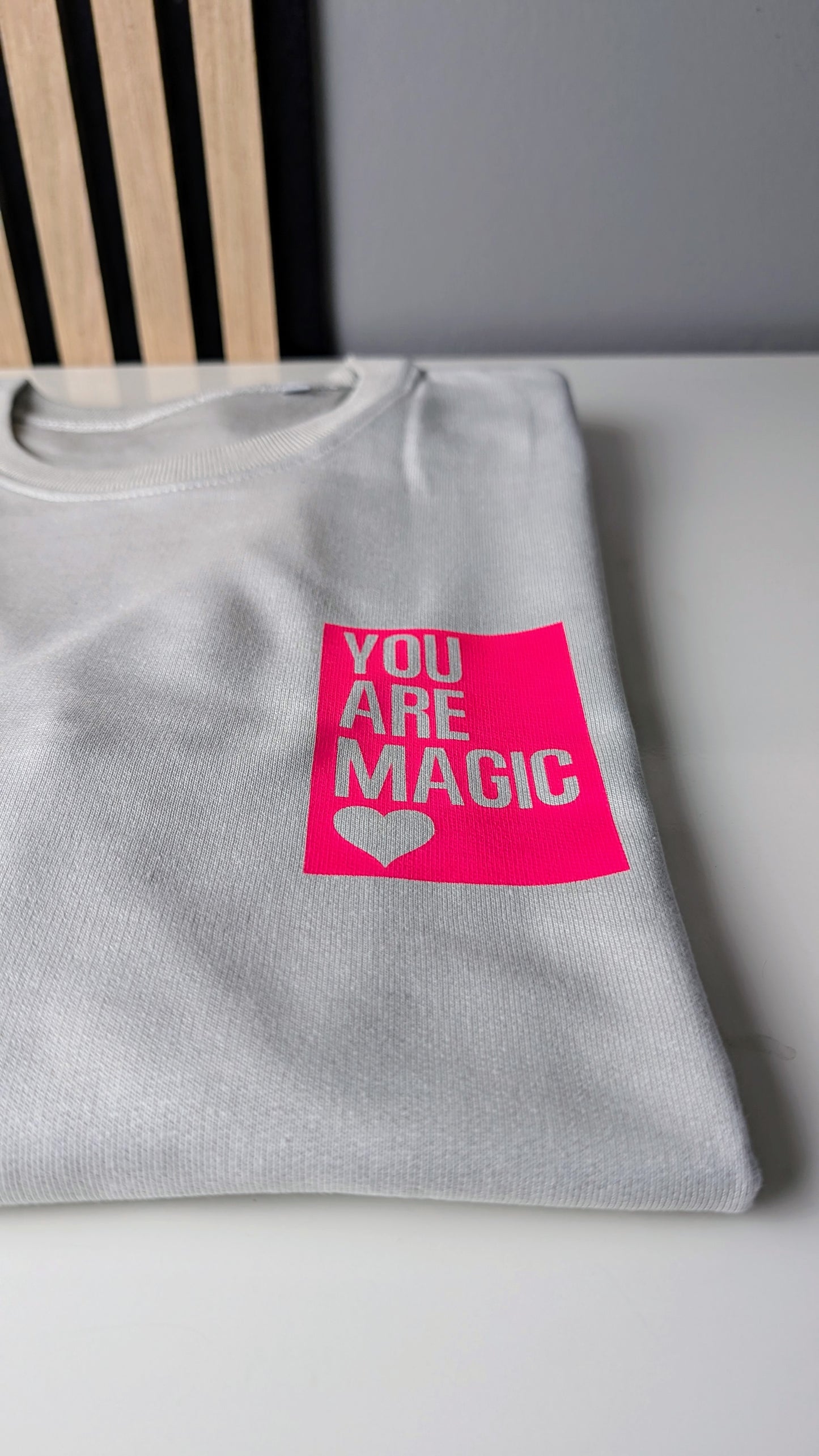 Sweater mit Druck "you are magic"