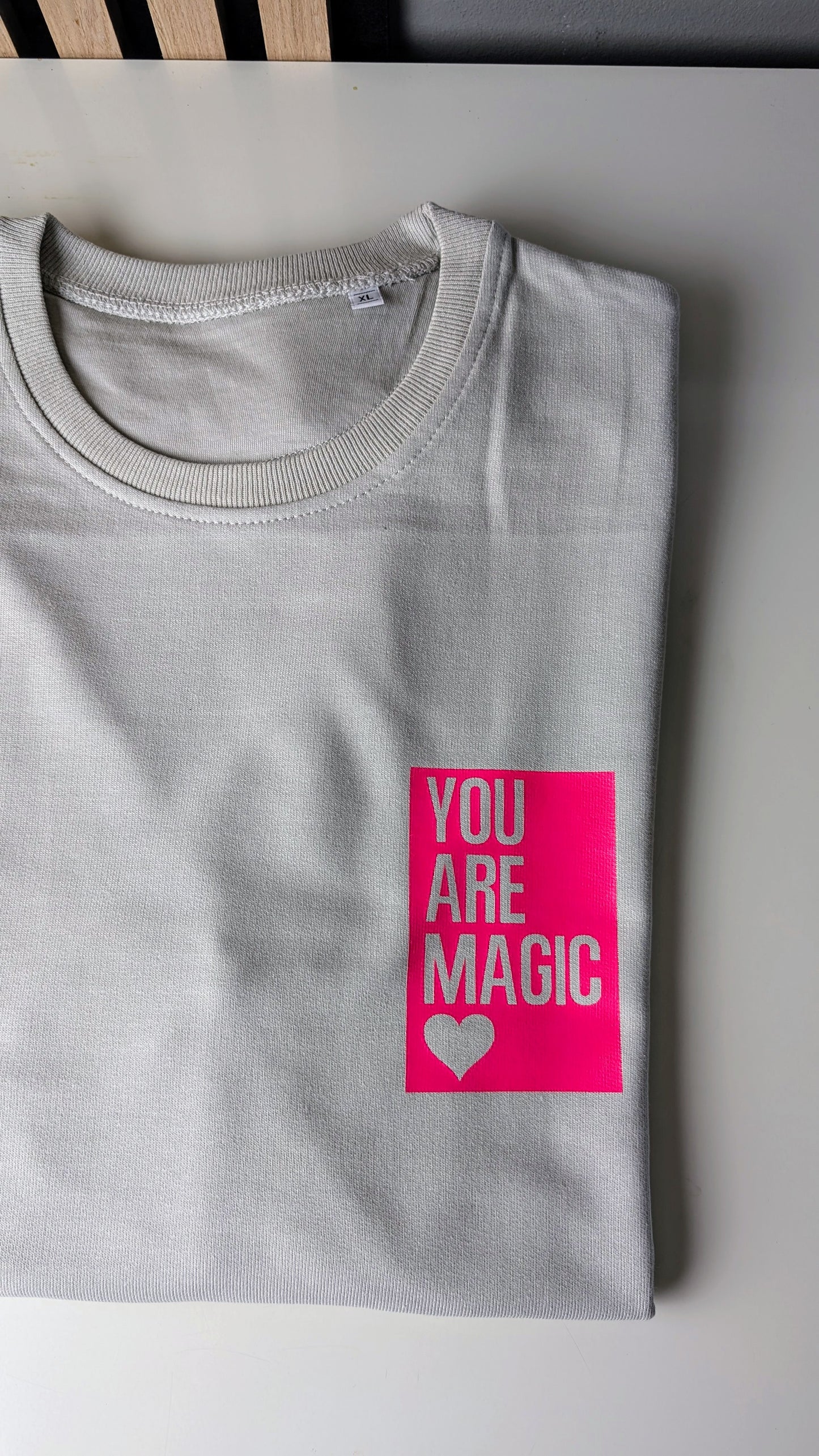 Sweater mit Druck "you are magic"