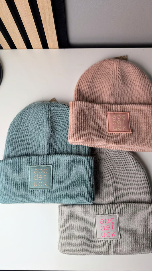 Statement Strickmütze Damen, Herren & Kids – Trendige Beanie mit Spruch | Coole Wintermütze mit Aufdruck