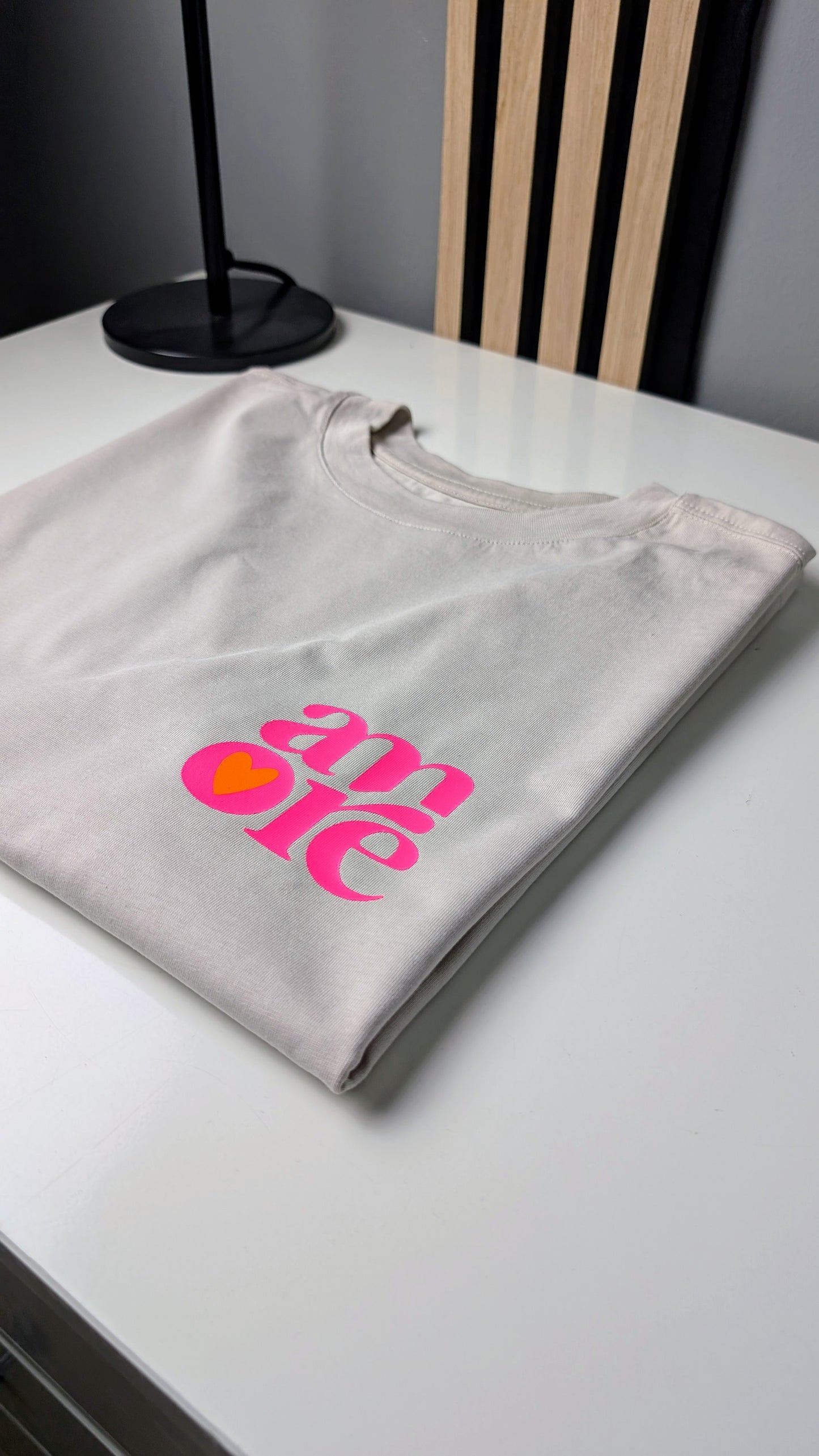 T-Shirt mit Druck "amore"