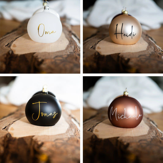 Das besondere Geschenk: Stilvoll personalisierte, mundgeblasene Weihnachtskugel - 8cm - in Echtglas