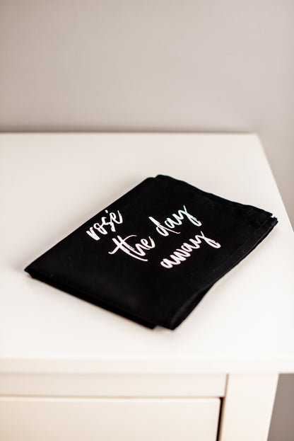 Geschirrtuch mit Spruch 'rosé the day away' - Geschenk zum Einzug, Hochzeit oder Muttertag