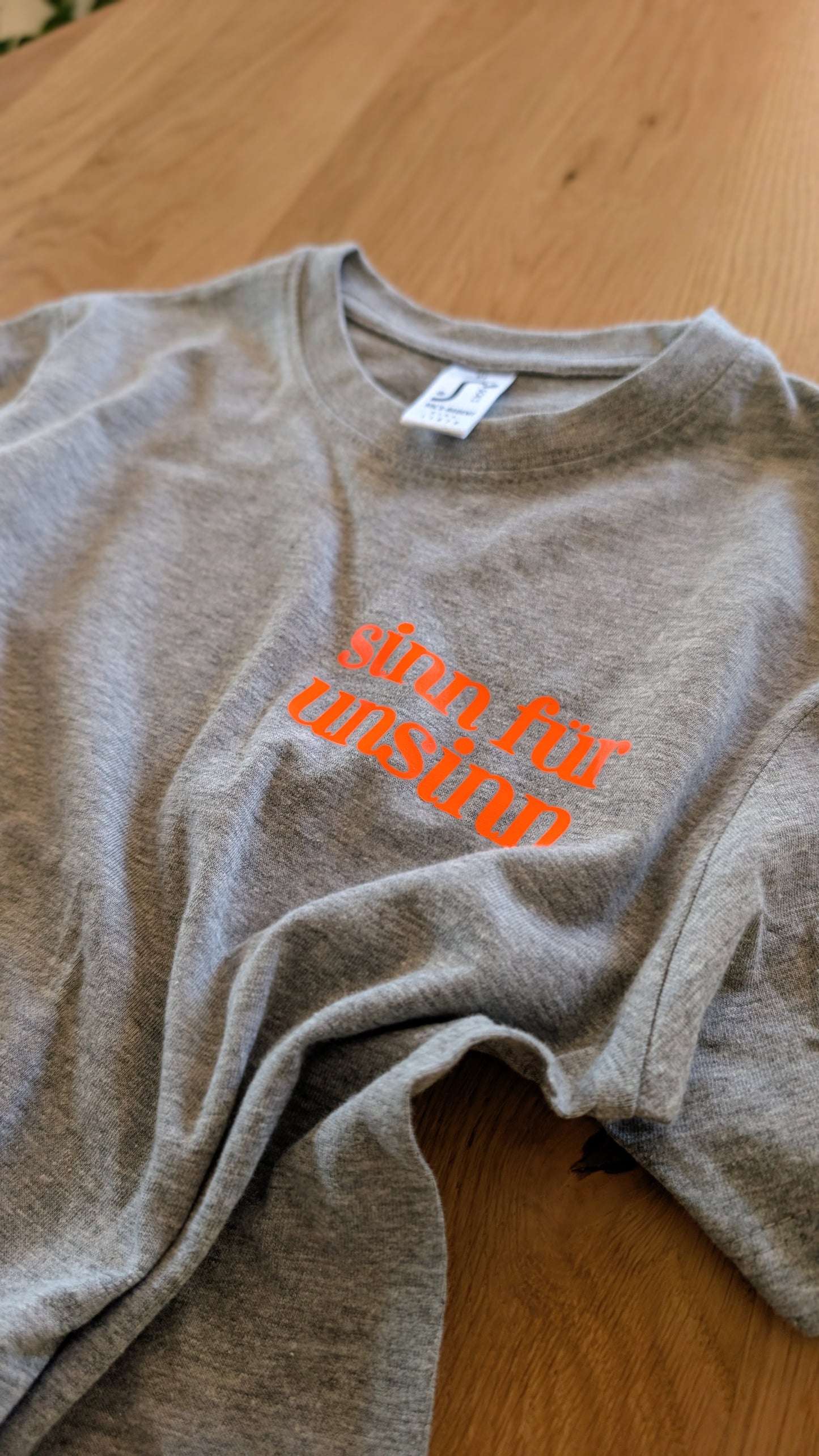 Sale - Kinder T-Shirt "sinn für unsinn", Gr. 128, grau meliert