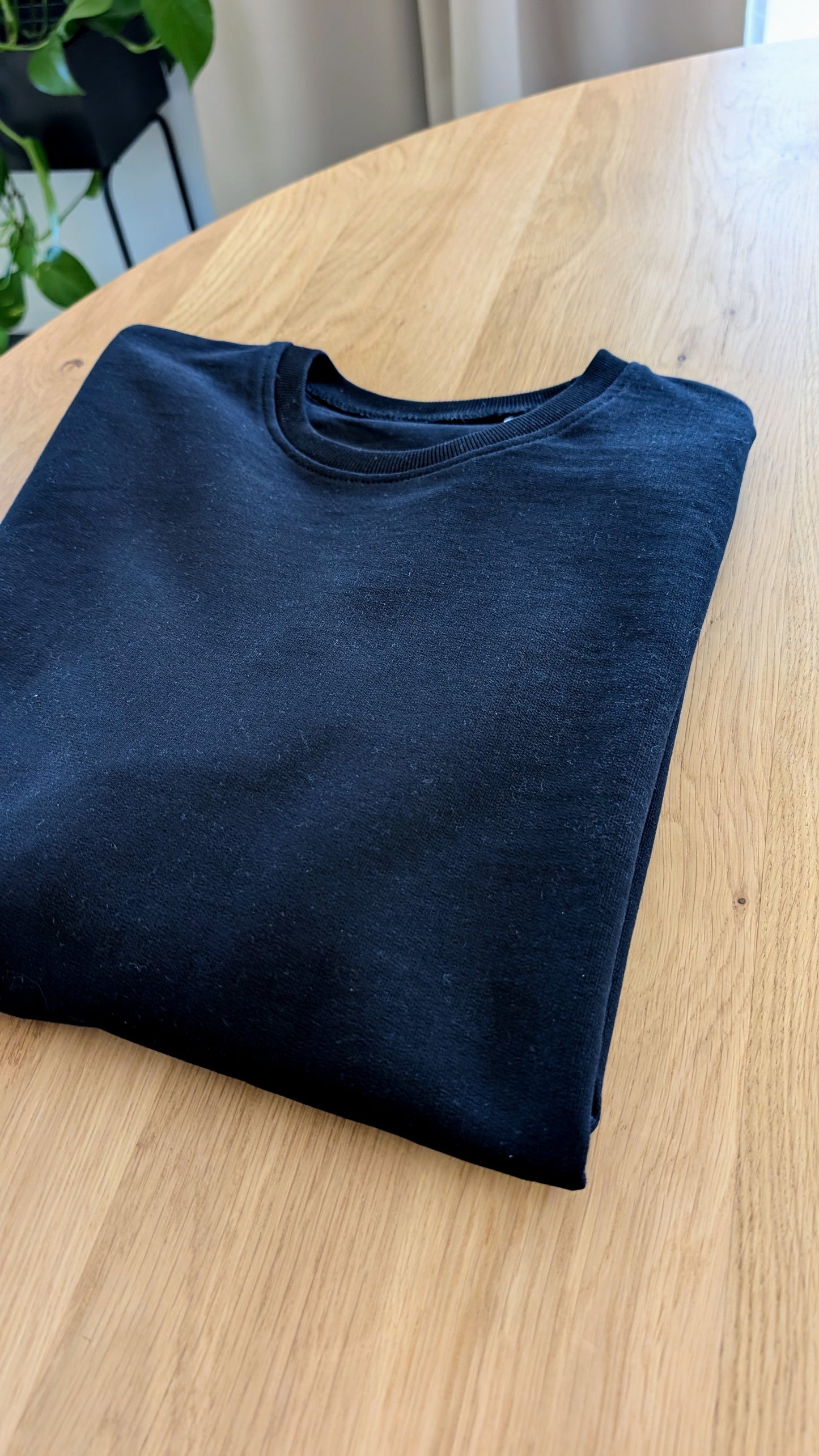 Damen | Sweater mit Rückendruck "if you're reading"