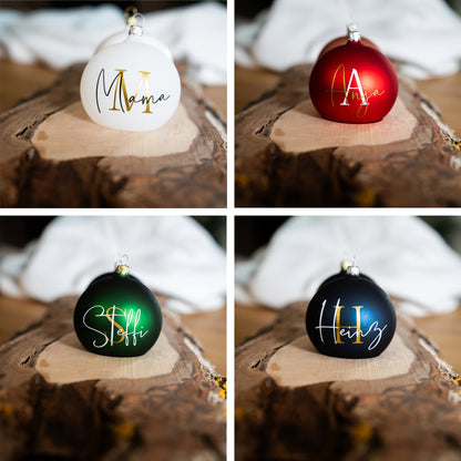 Das einzigartige Geschenk: Stilvoll personalisierte, mundgeblasene Weihnachtskugel - 8cm - in Echtglas mit Anfangsbuchstabe