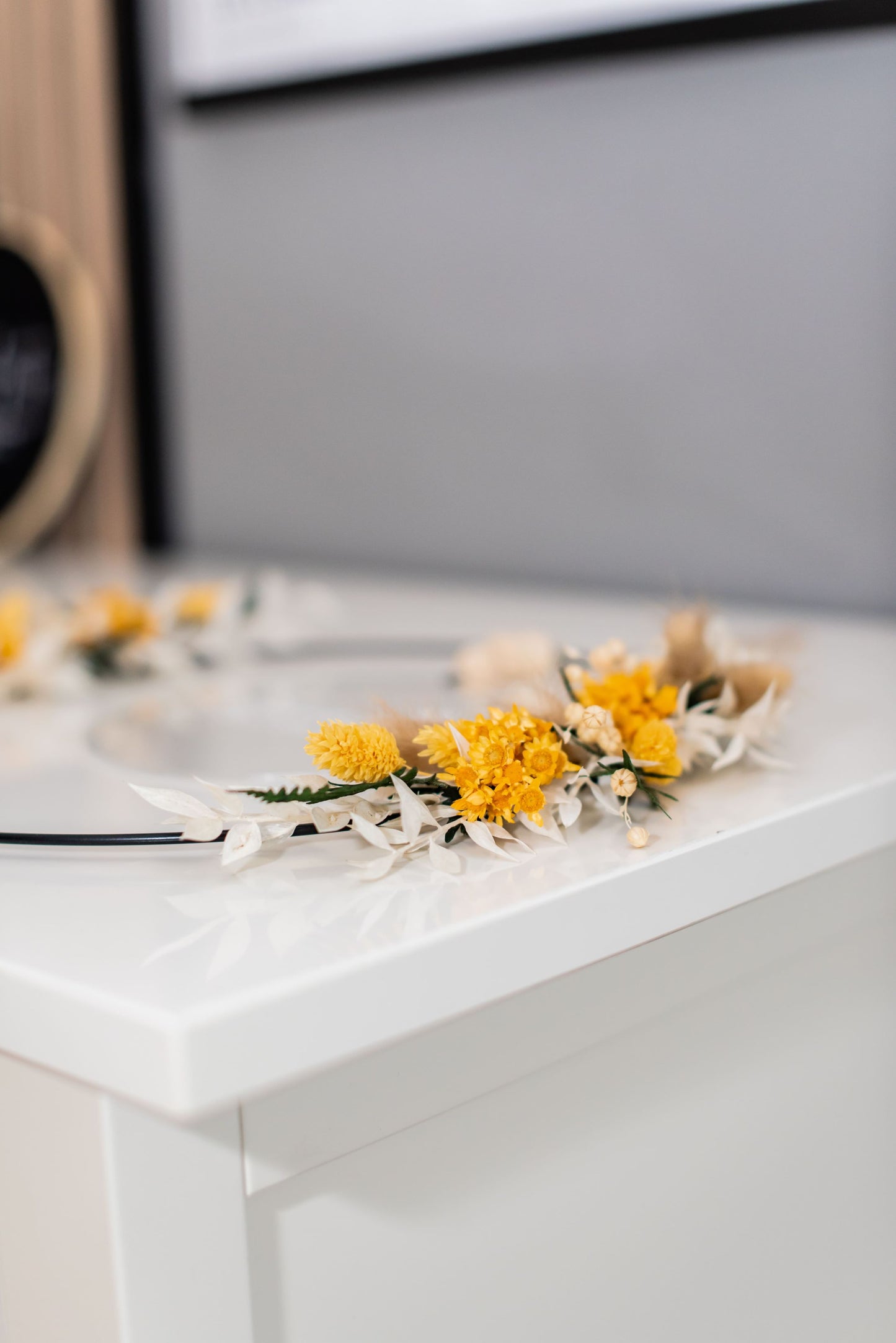 Unique metal-wood door wreath with dried flowers in natural-white-yellow | personalized gifts | Wedding, Birthday, Mother's Day |