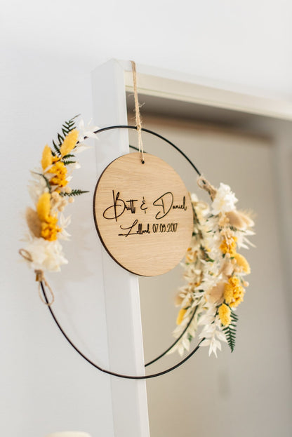 Unique metal-acrylic door wreath with dried flowers in natural-white-yellow | personalized gifts | Wedding, Birthday, Mother's Day |