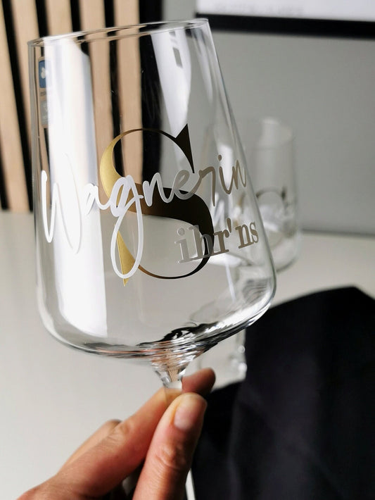 Individually personalized wine glass - gift for housewarming, for a wedding or Mother's Day